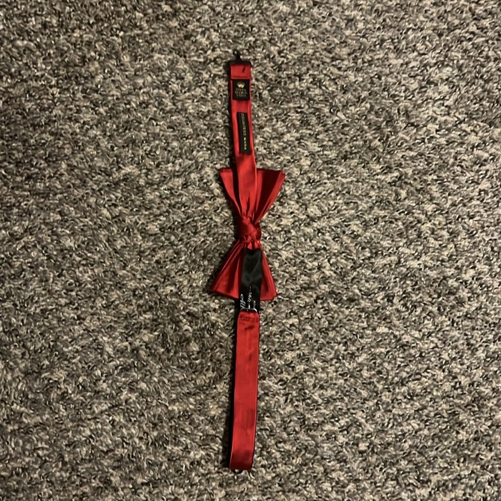 Red adjustable bow tie - Picture 4 of 8